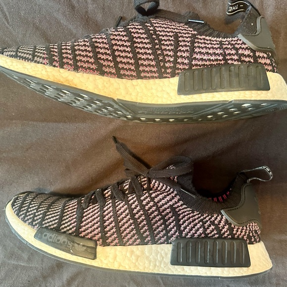 Adidas NMD R1 STLT Primeknit  'Core Black/Grey Four/Solar Pink' men's size 13 - Picture 3 of 7